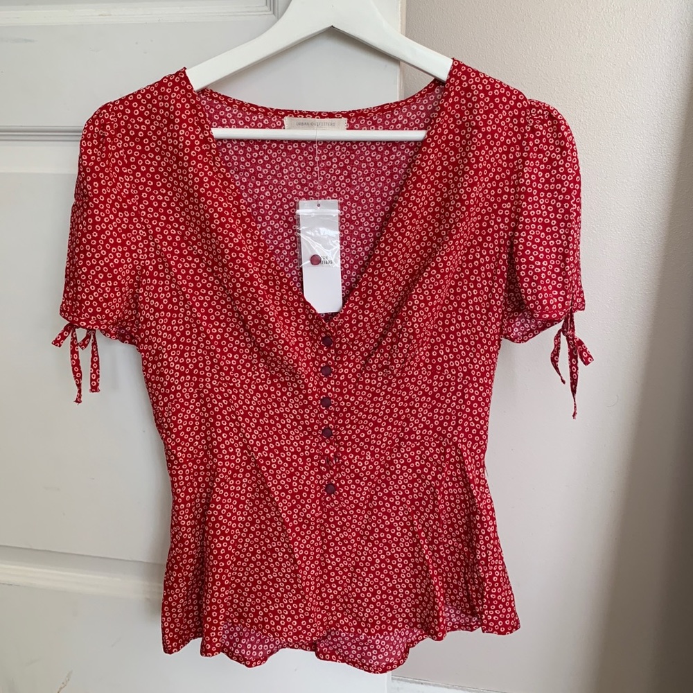 👽Urban Outifitters💟Button Down Tie-Sleeve Blouse